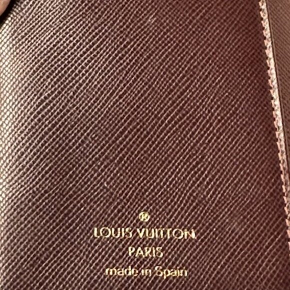 Louis Vuitton Monogram Agenda  Cerise (Cherry) + 2025 + 2026 calendar sheets - Picture 6 of 10